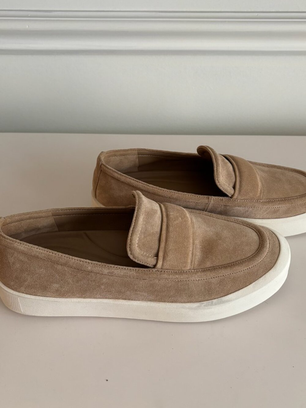 VINCE - tan suede loaders